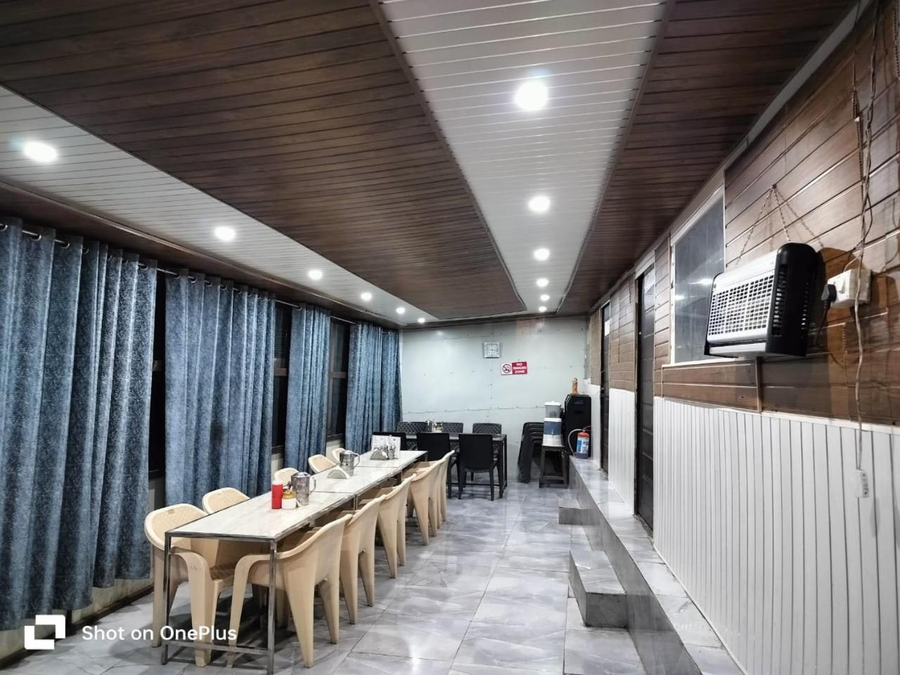Silver Dew Resorts And Restaurant Dhanaulti Exteriér fotografie