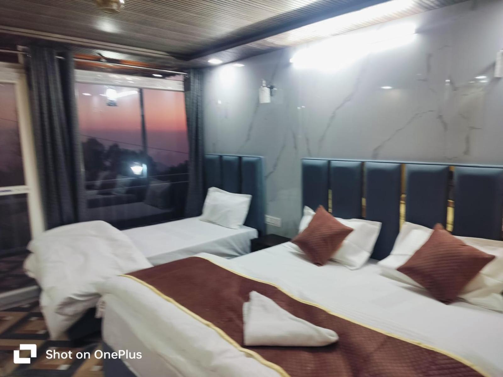 Silver Dew Resorts And Restaurant Dhanaulti Exteriér fotografie