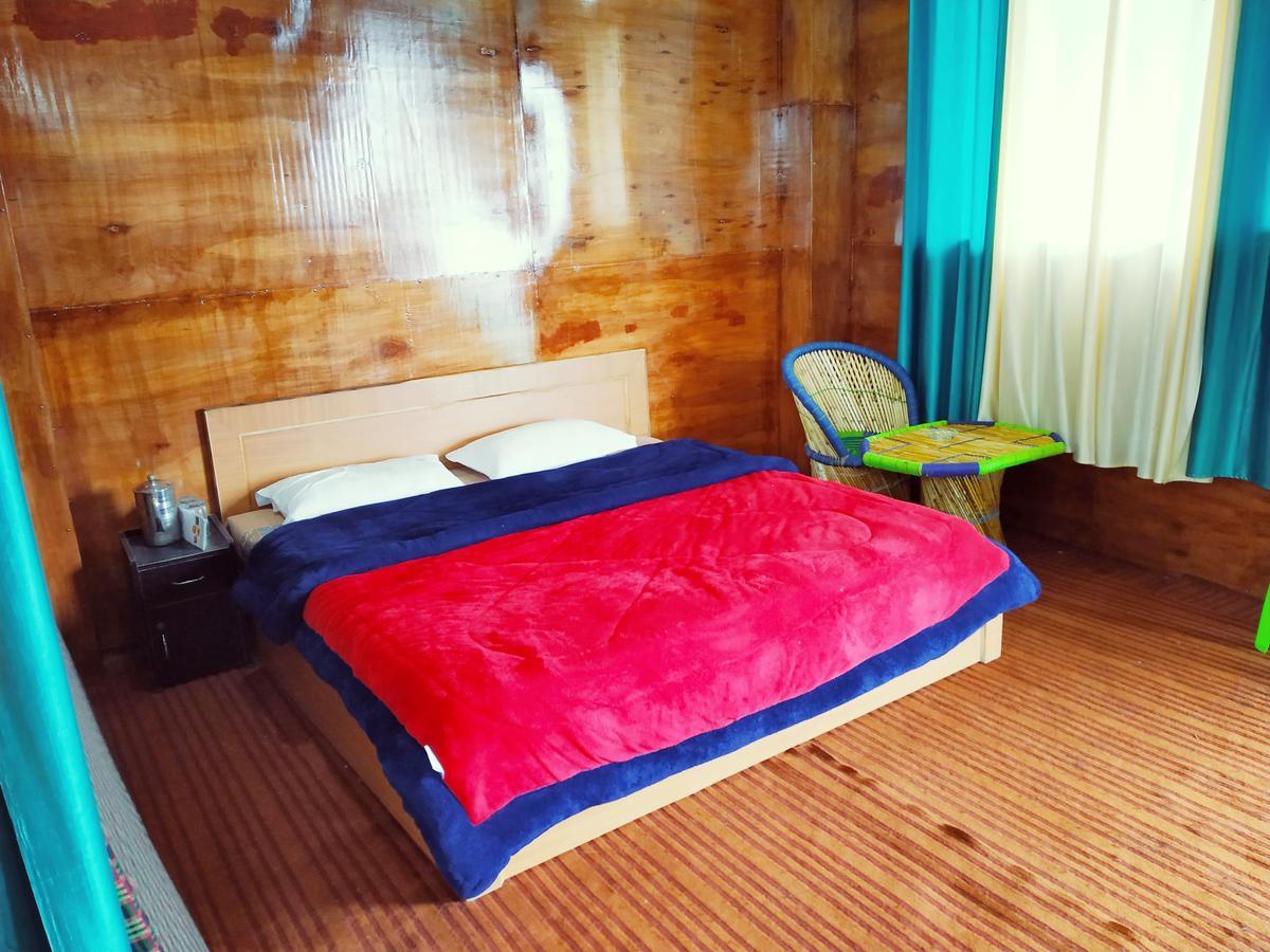 Silver Dew Resorts And Restaurant Dhanaulti Exteriér fotografie