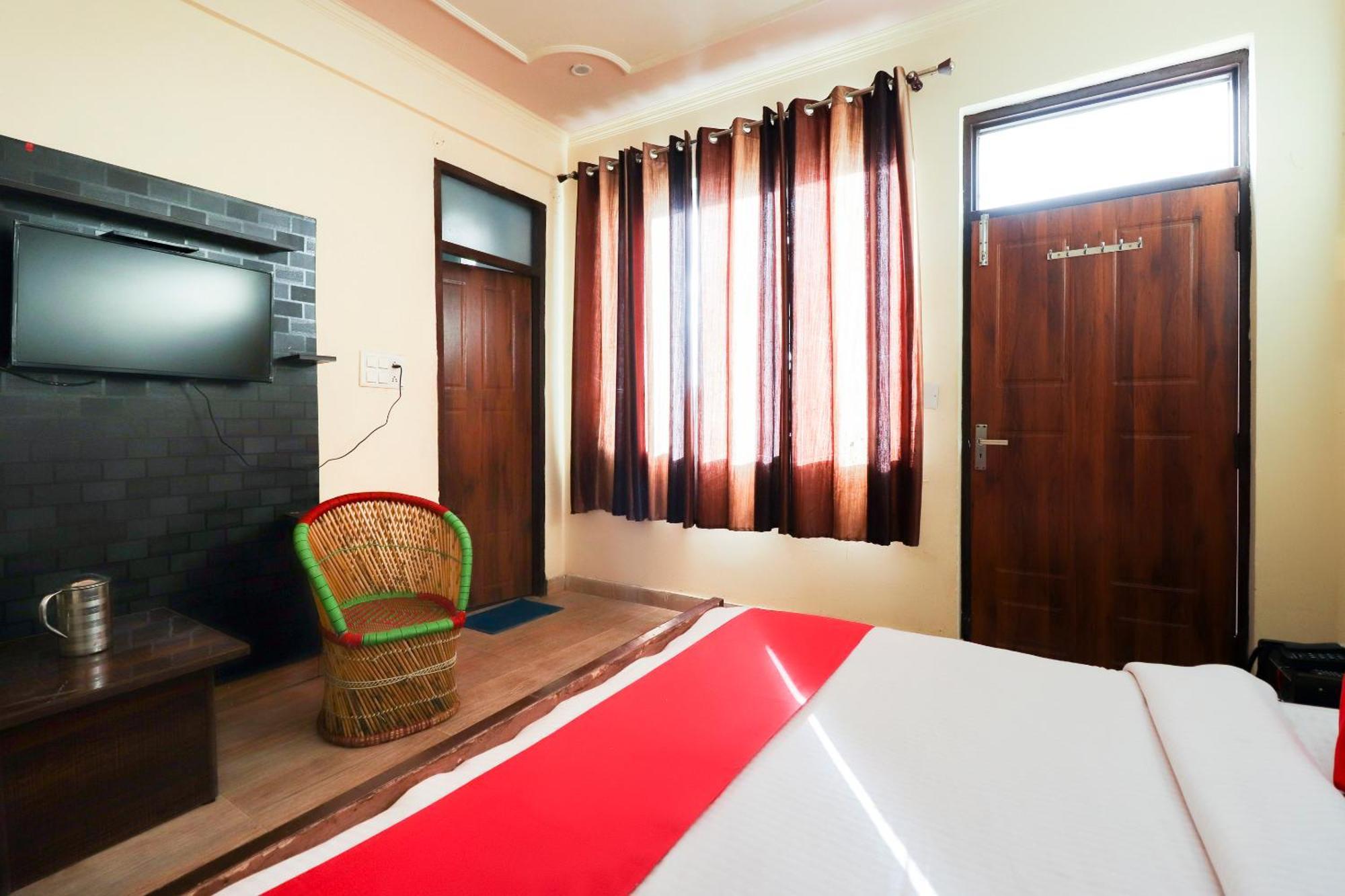 Silver Dew Resorts And Restaurant Dhanaulti Exteriér fotografie